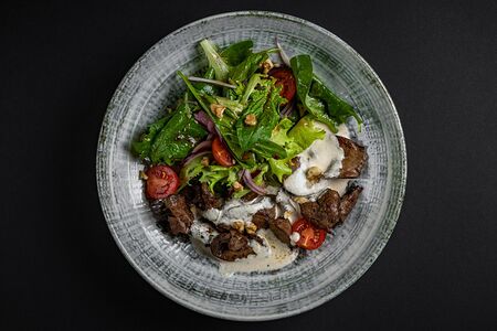 Салат из куриной печени