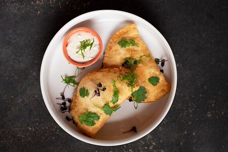 Два мини-чебурека с говядиной и свининой