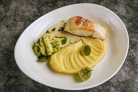 Судак по-новгородски с соусом морне