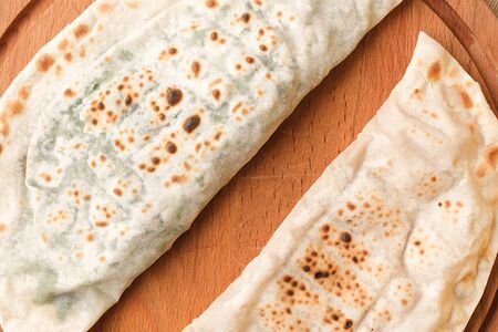 Кутаб с телятиной приготовленный на мангале