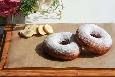 Пончики с сахарной пудрой