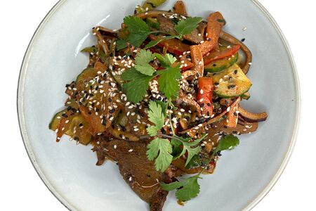 Теплый салат с телятиной