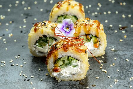 Жареный Мини-бикини с огурцом и сыром