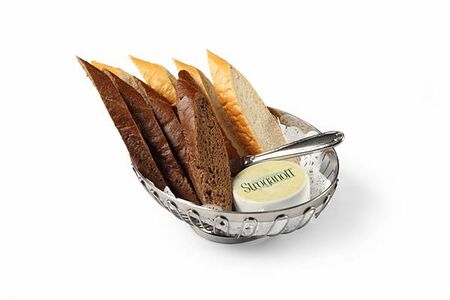 Французский багет и сливочное масло