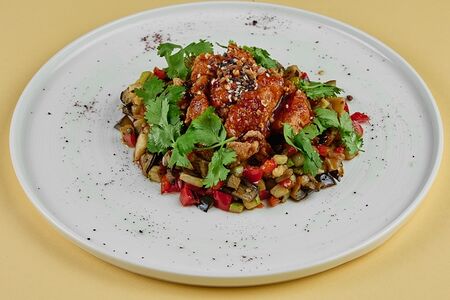 Хрустящий судак с печеными овощами