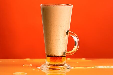 Медово-имбирный латте с корицей