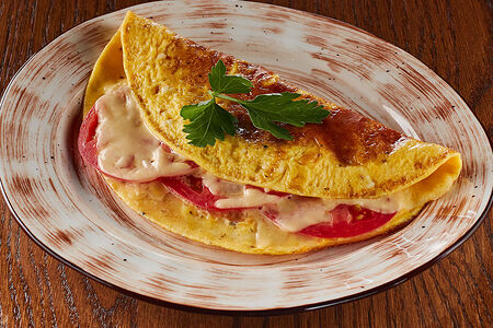 Омлет c томатами и сыром