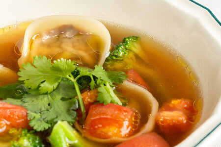 Суп из ягненка с вонтонами