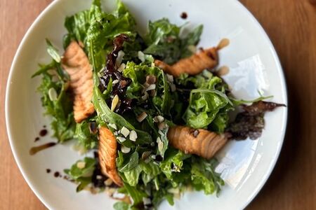 Фитнес салат с сёмгой