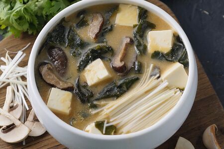 Мисо-суп по-японски с тунцом