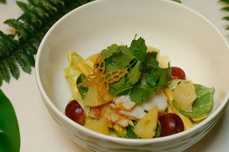 Салат с кальмаром