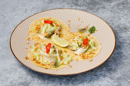 С кальмаром и мидиями