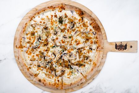 Пицца Жюльен с курицей и грибами