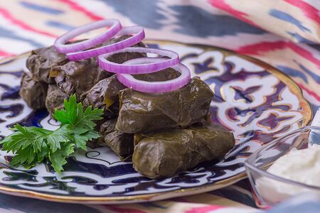 Долма из винoградных листьев