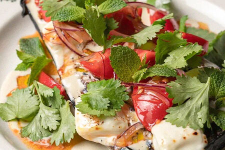 Запеченный баклажан с фетой