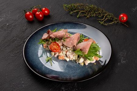 Оливье с ростбифом