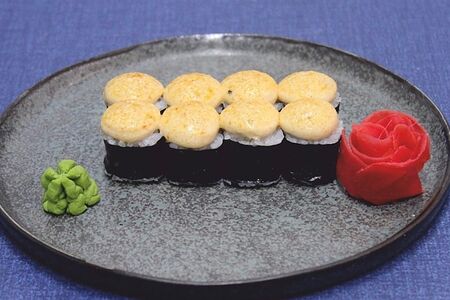 Запечённый мини-ролл с крабом