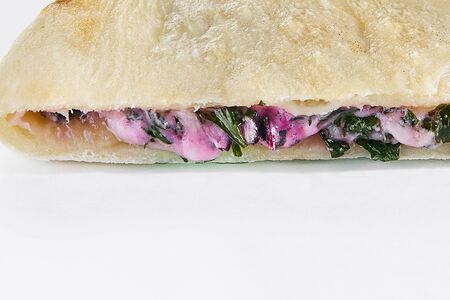 С осетинским сыром и листьями свеклы