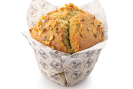 Маффин фисташка-вишня