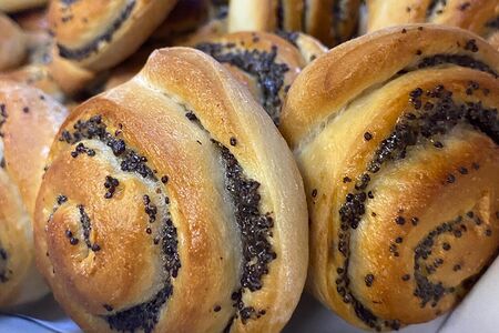 Мини-улиточки с маковой начинкой