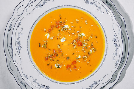 Тыквенный суп с козьим сыром