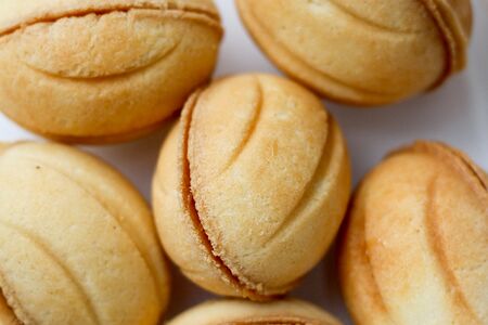 Орешек со сгущенкой