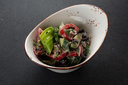 Салат Овощной с орехами