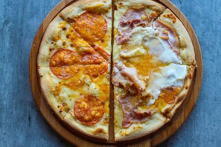 Пицца Четыре сыра - Карбонара (половинки) 32см