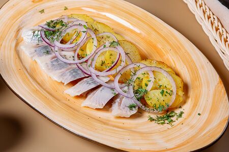 Пряная сельдь с картофелем