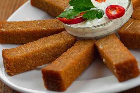 Топинки с сырно-сметанным соусом