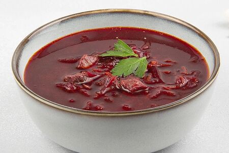 Борщ со свежей капустой и мясом