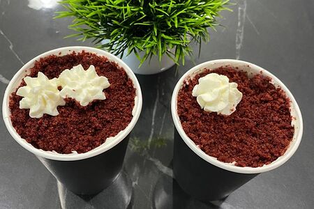 Торт в стакане Красный бархат