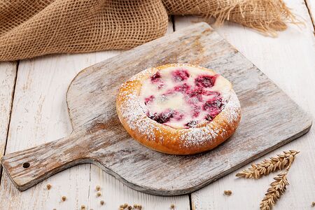 Ватрушка ягодная