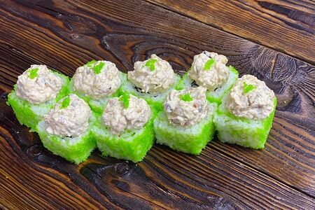 Ролл с угрем под соусом