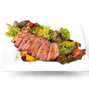 Салат с уткой гриль