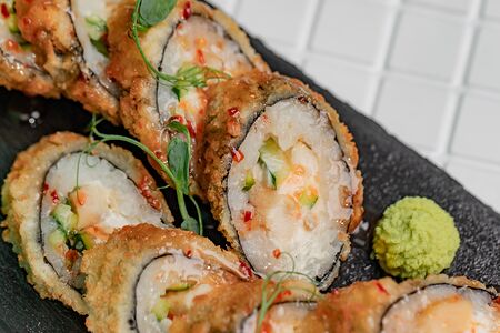 Ролл Темпура с цыпленком чили