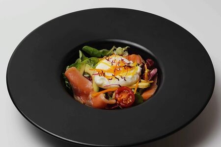 Салат с семгой