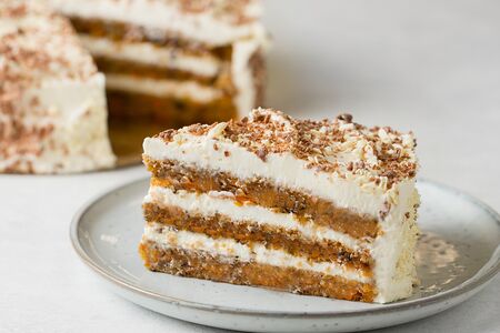 Торт Швейцарский морковный порция