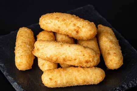 Сырные палочки из моцареллы 