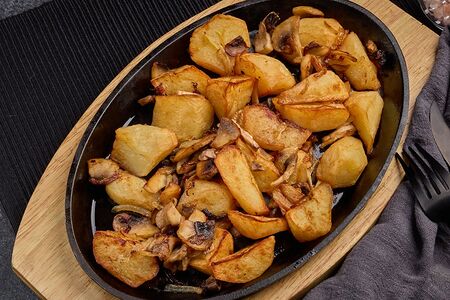 Жаренный картофель с грибами