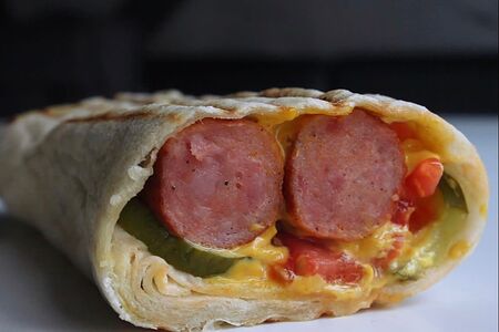 Куриная сосиска в лаваше мини