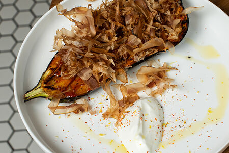 Пряный баклажан на гриле