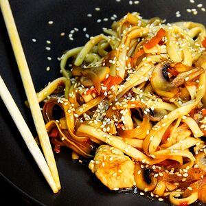 Удон с курицей