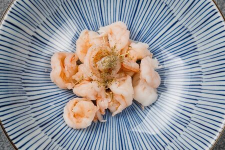 Креветки с мятой