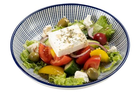 Греческий салат с пеперчини