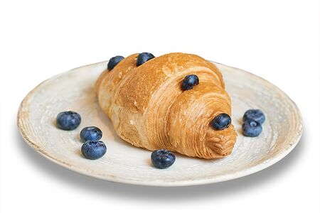 Круассан с ягодным кремом