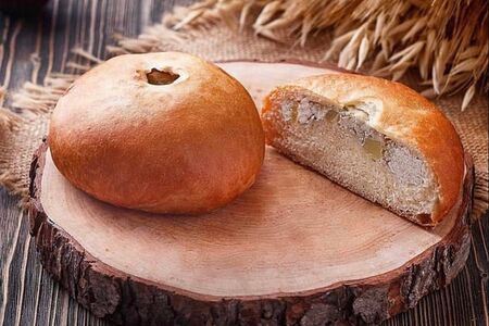 Пирожок с курицей