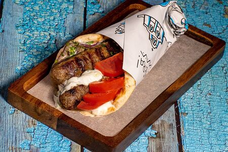 Афина с кебабом