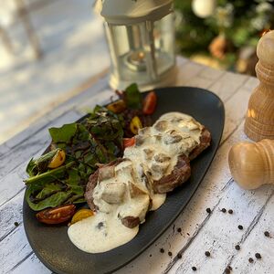 Медальоны из говядины