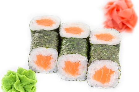 Ролл с лососем